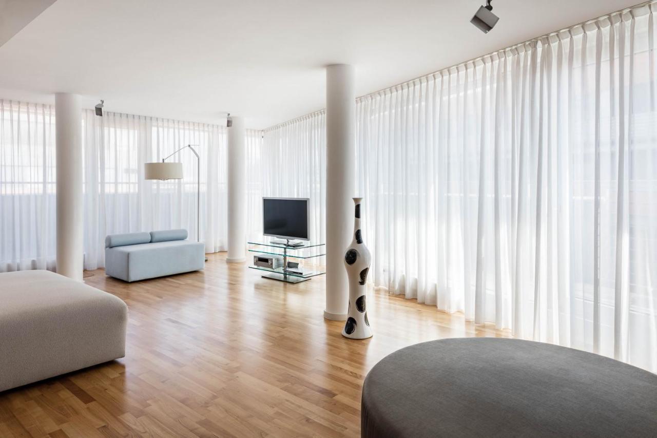 The Mandala Berlin, A Member Of Design Hotels Ngoại thất bức ảnh Curtains in a living room