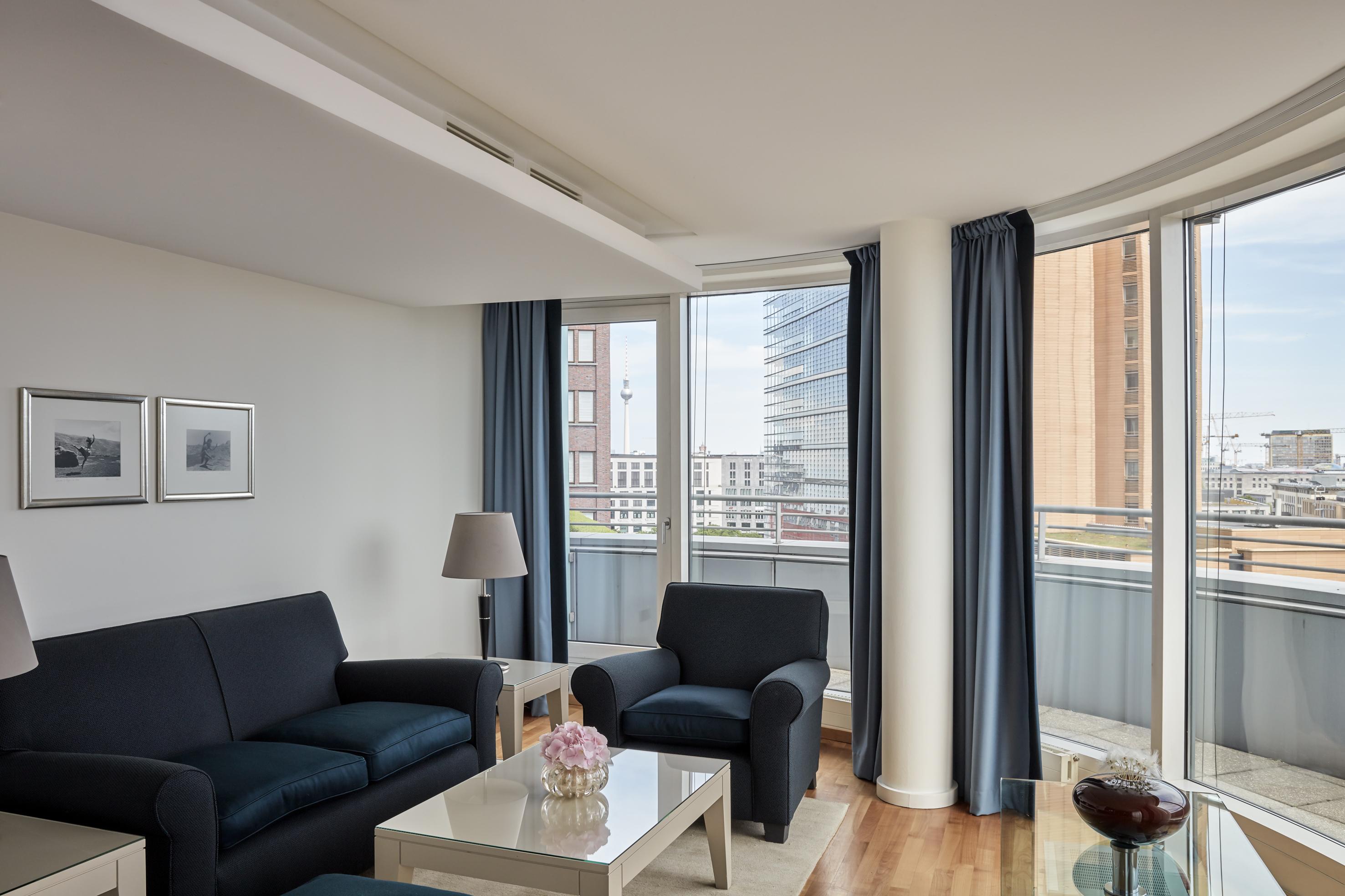 The Mandala Berlin, A Member Of Design Hotels Ngoại thất bức ảnh A living room at the Mandarin Oriental, Madrid